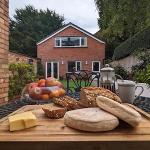  Apartment Bt 9 Granny Flat & Walled Garden