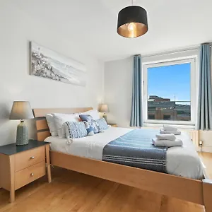  Apartment Apartments: Park Avenue